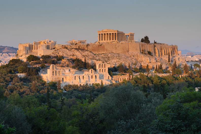 Acropolis as the begins to set2010d26c016.jpg